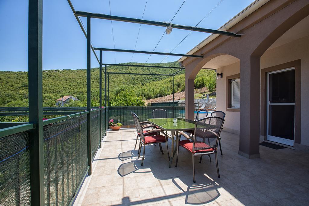 Holiday Villa Anna Primorski Dolac Eksteriør bilde